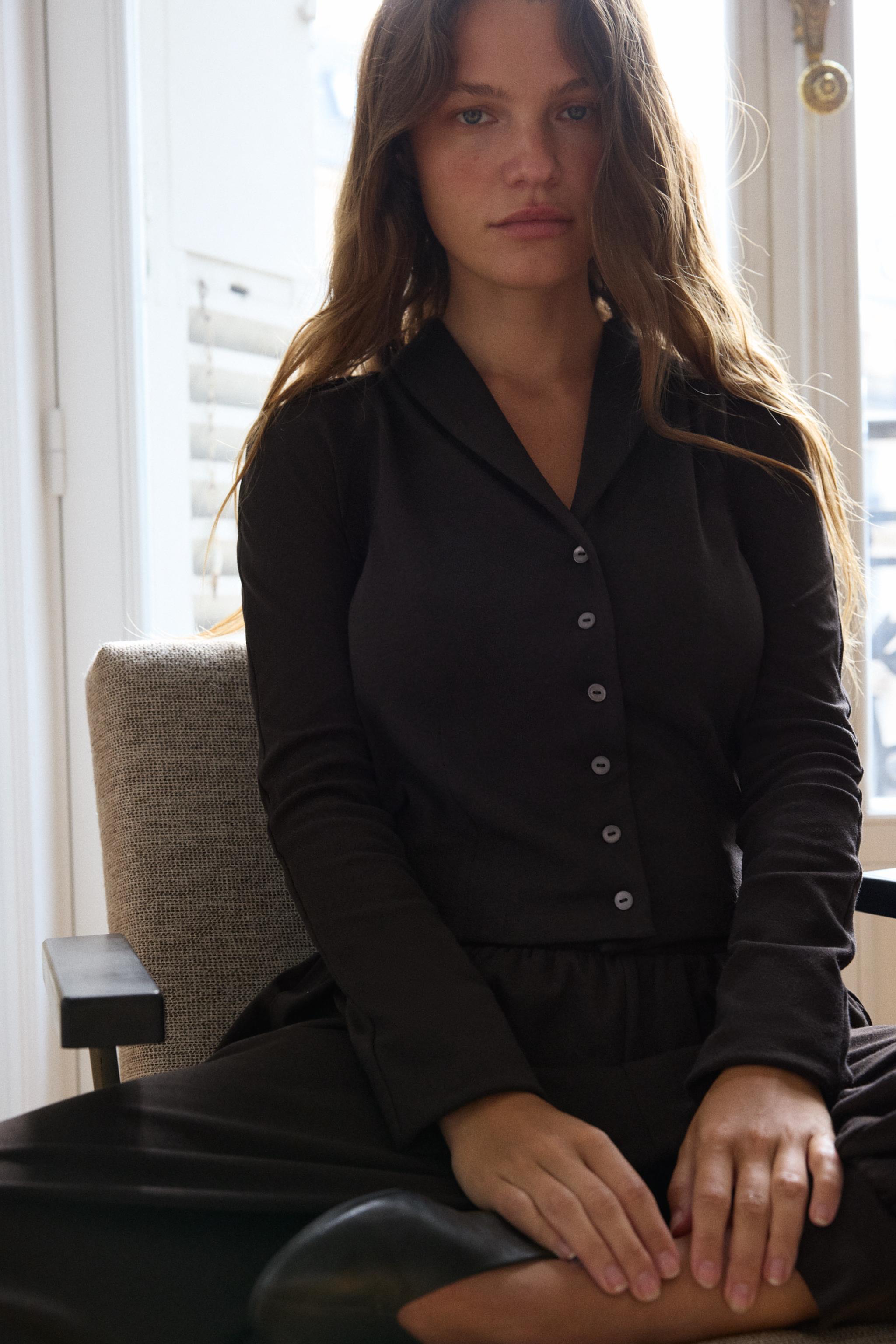 VESTE COURTE BOUTONNÉE
